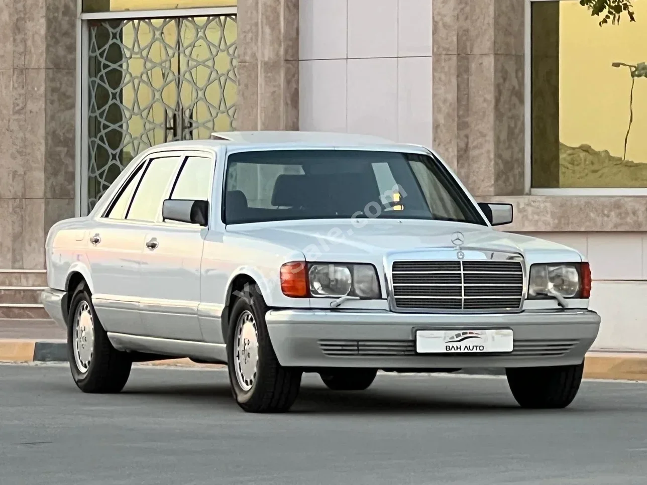 مرسيدس - بنز  560 SEL  1990  اتوماتك  56,000 كم  6 سلندر  سيدان  أبيض