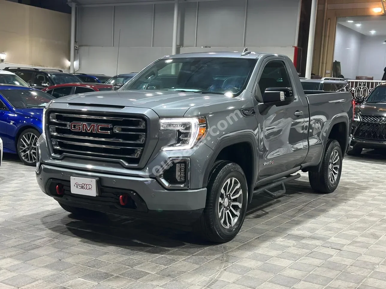 GMC  Sierra  2021  Automatic  120,000 KM  8 Cylinder  Pick Up  Gray