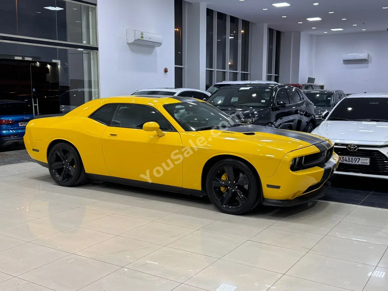 Dodge Challenger SRT-8 2010 Automatic 141,000 KM 8 Cylinder Sedan Yellow