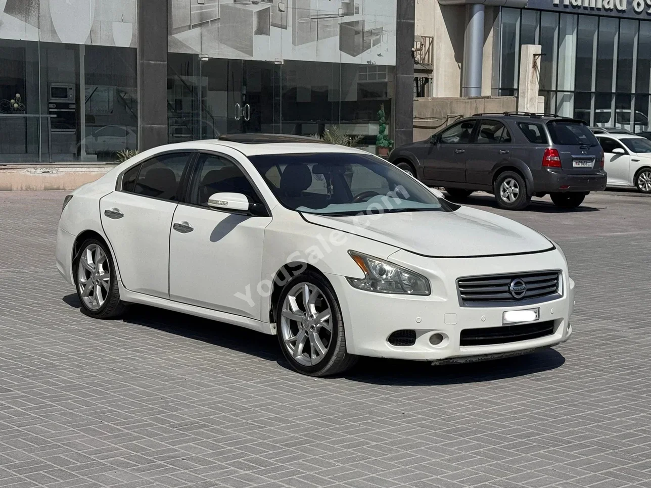 Nissan Maxima 2012 Automatic 181,400 KM 6 Cylinder Sedan White