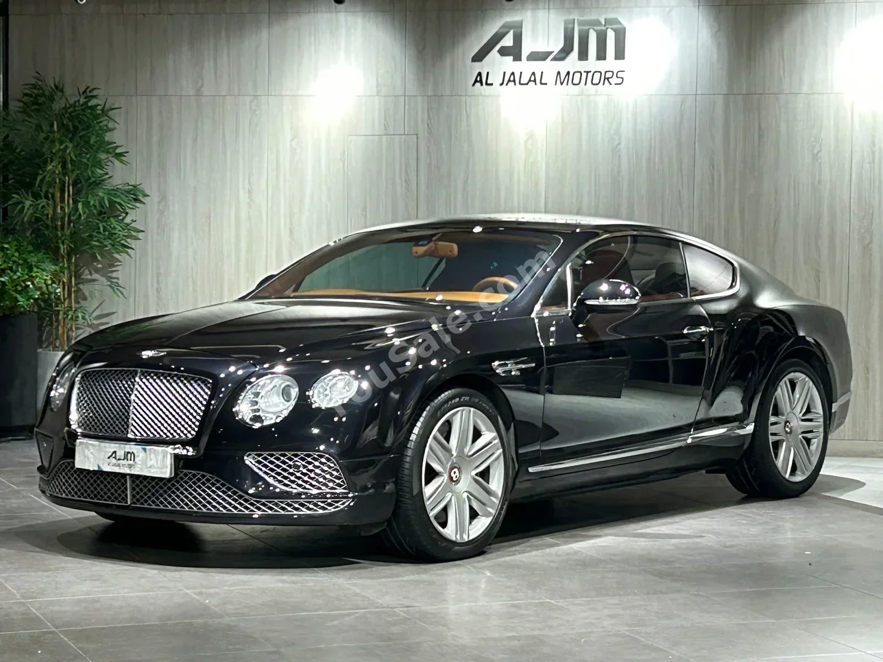 Bentley  Continental  GT  2016  Automatic  90,000 KM  8 Cylinder  Coupe / Sport  Black&Brown