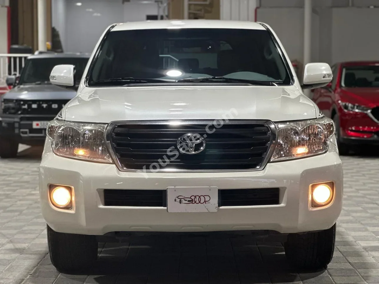 Toyota  Land Cruiser  GX  2013  Automatic  198,000 KM  6 Cylinder  SUV  Silver