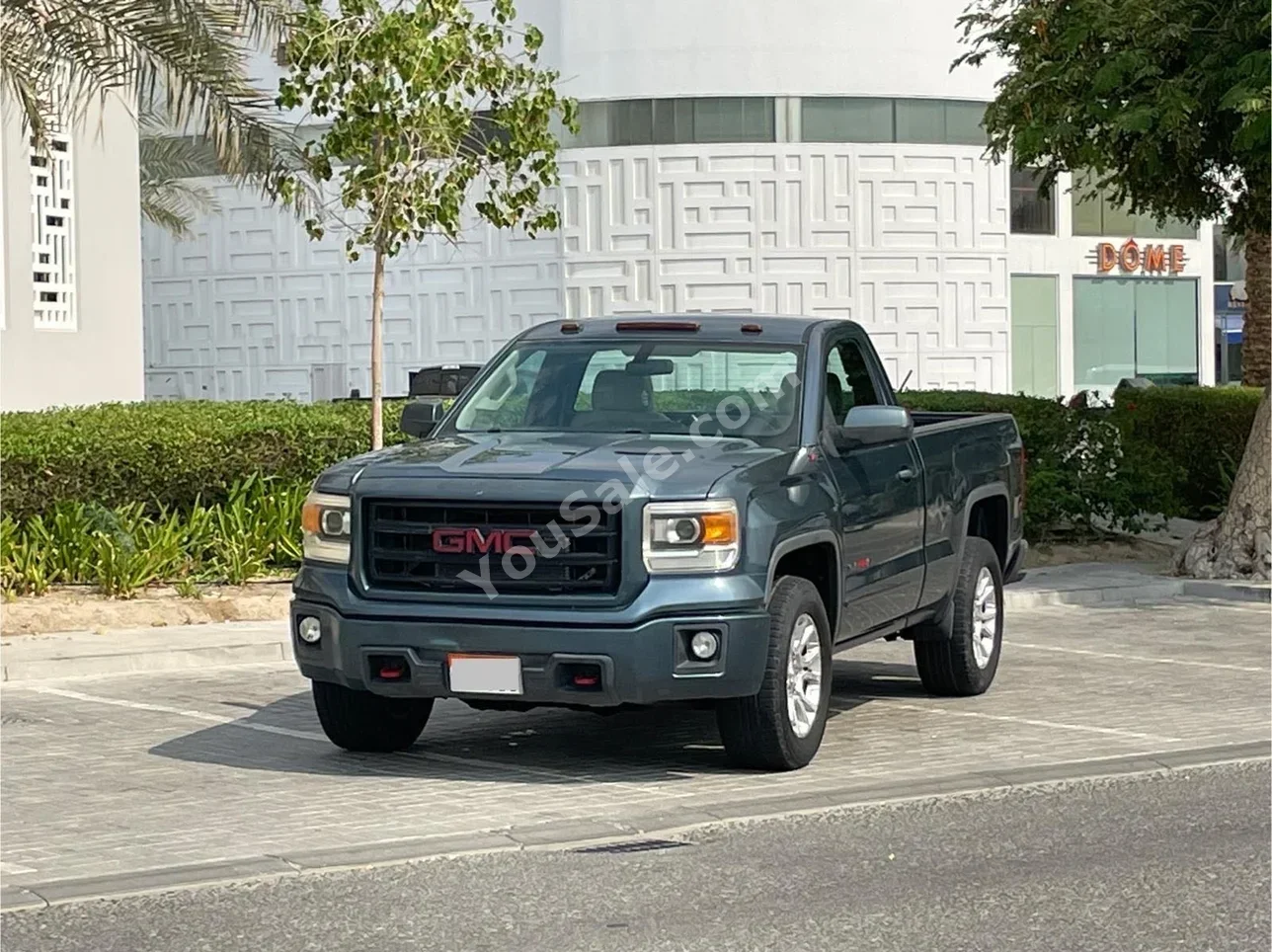 GMC  Sierra  1500  2013  Automatic  152,000 KM  8 Cylinder  Pick Up  Gray