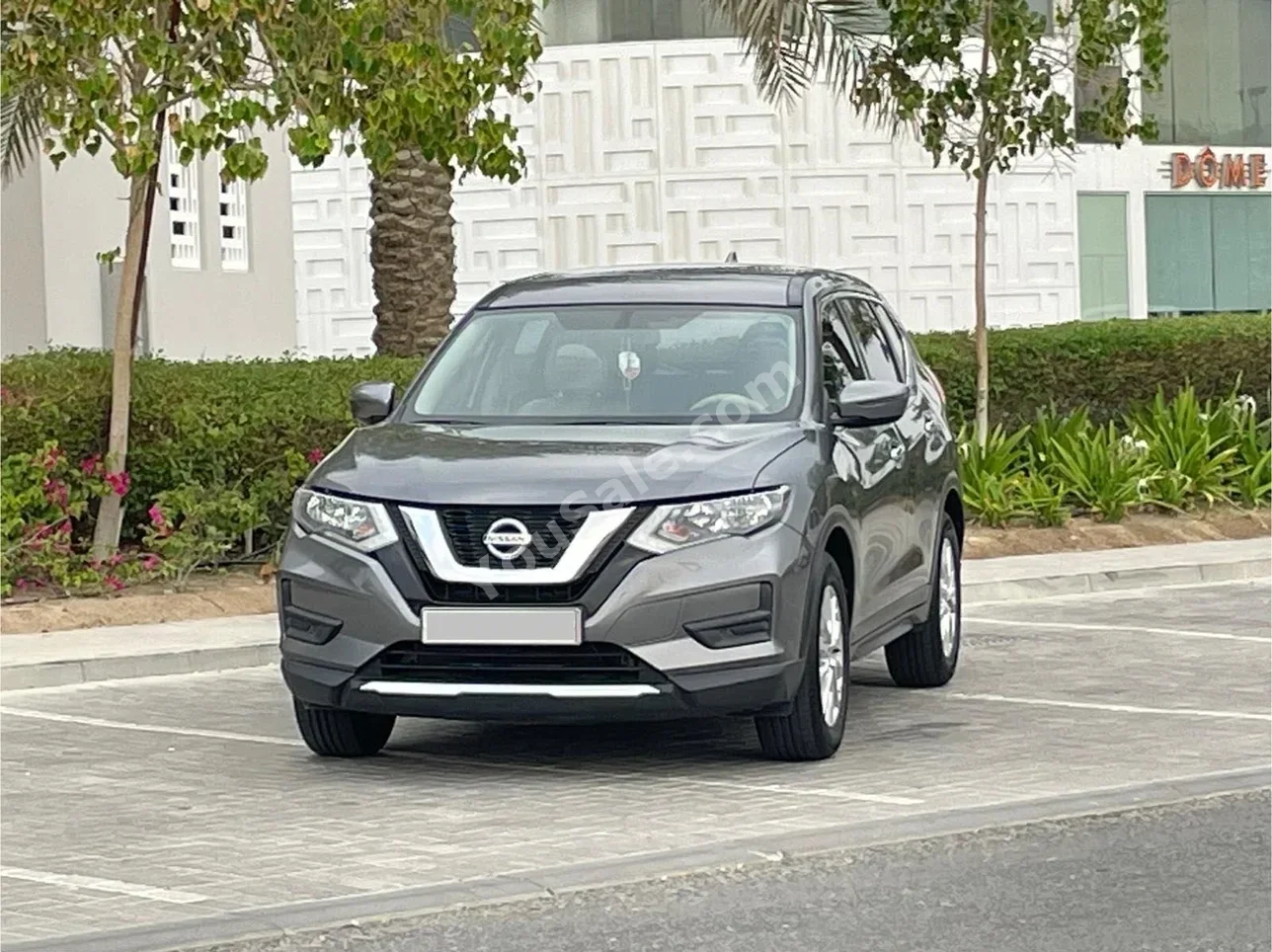 Nissan  X-Trail  2019  Automatic  103,000 KM  4 Cylinder  Hatchback  Gray