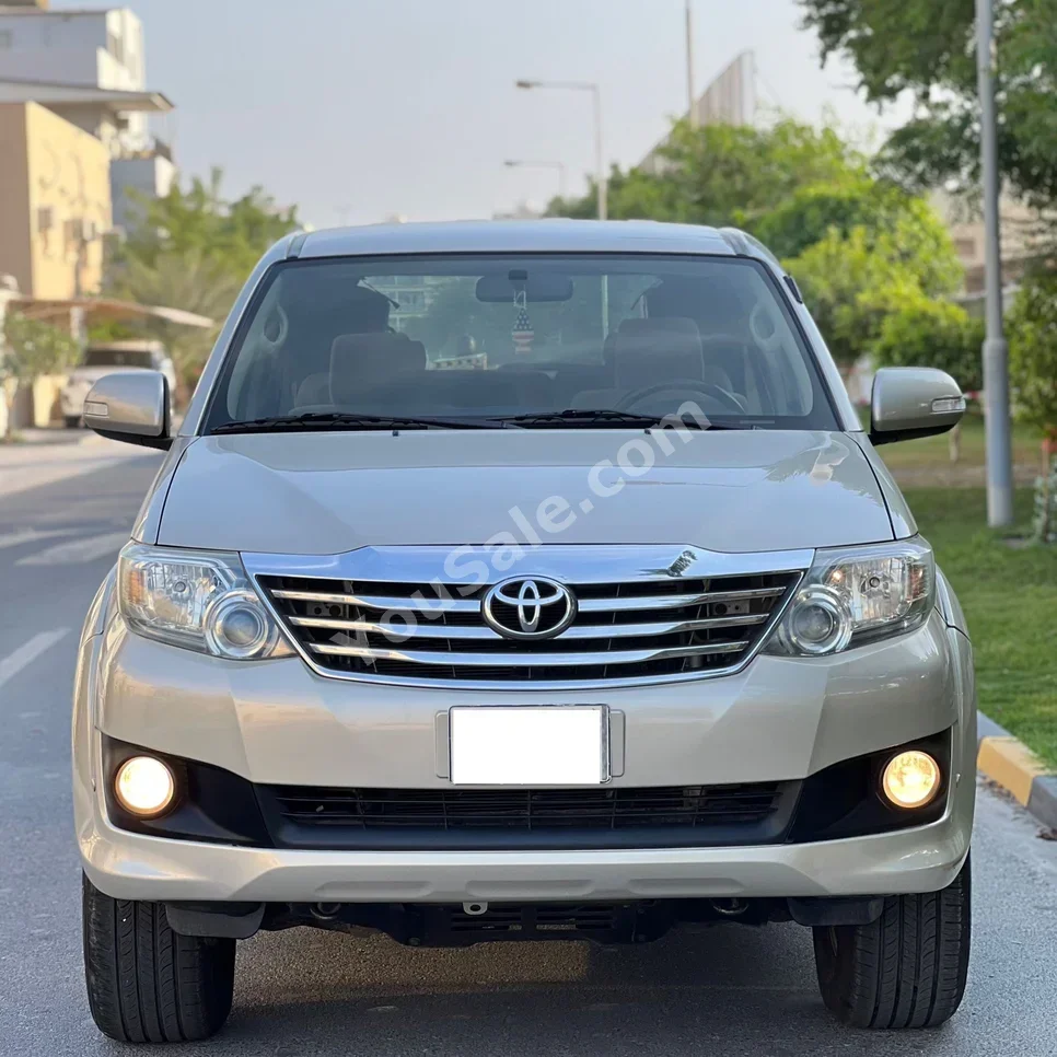 Toyota Fortuner 2015 Automatic 180,000 KM 4 Cylinder SUV Gold