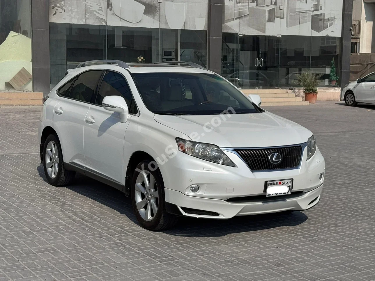 Lexus  RX  350  2010  Automatic  221,850 KM  6 Cylinder  SUV  White