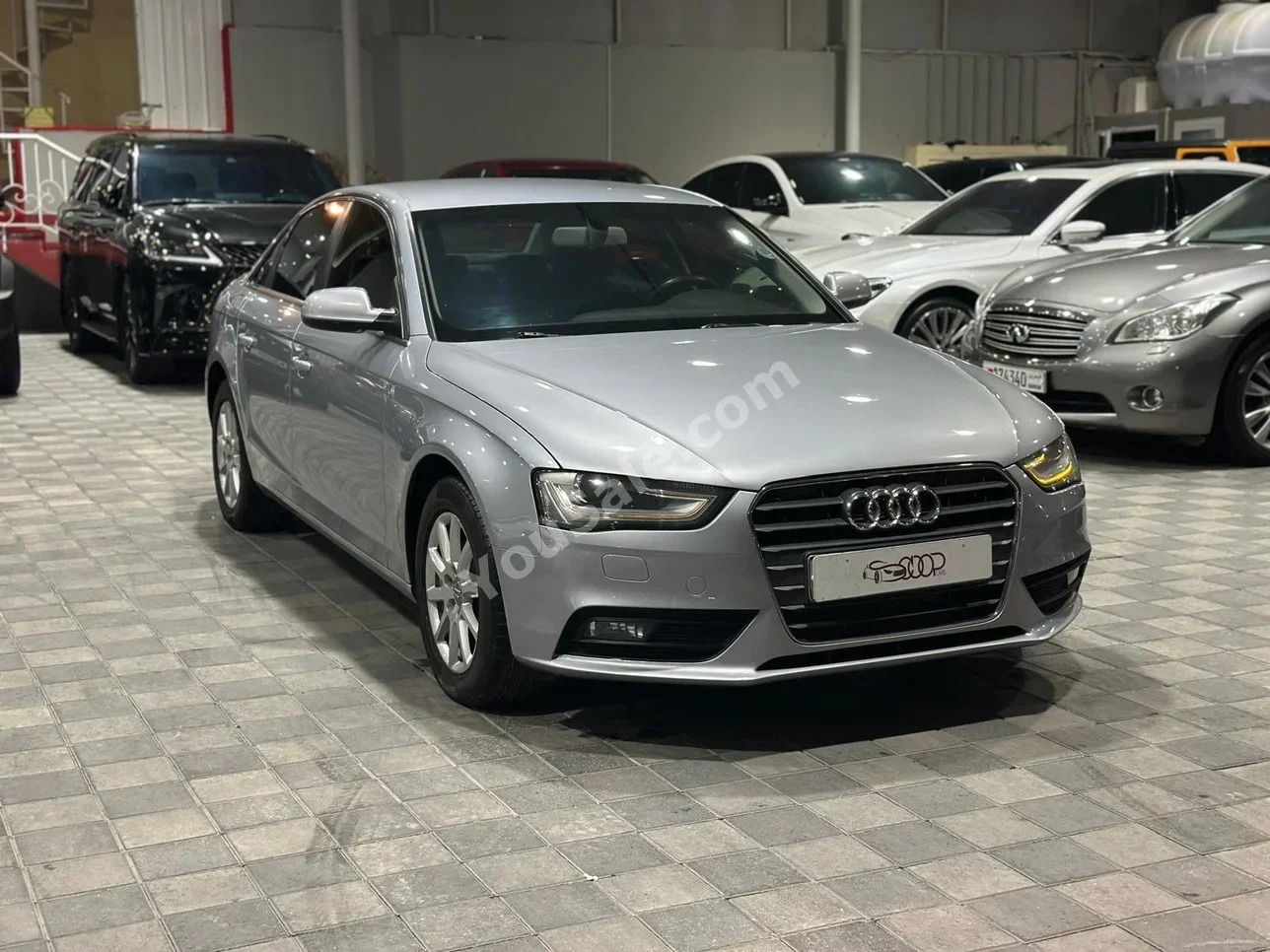 Audi  A4  2015  Automatic  260,000 KM  4 Cylinder  SUV  Silver