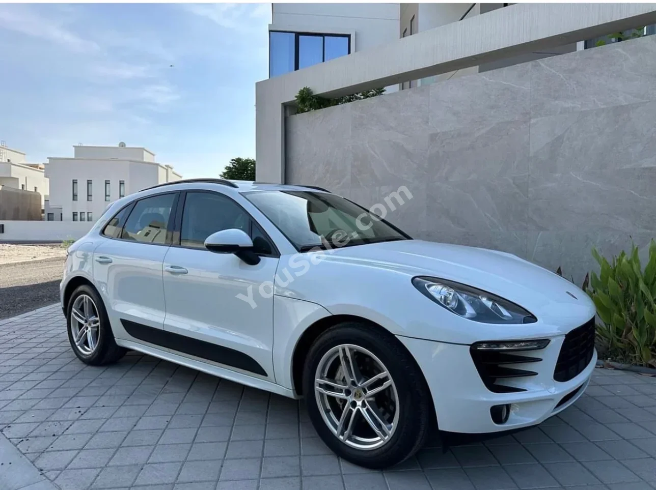 Porsche Macan S 2015 Automatic 180,000 KM 6 Cylinder SUV White