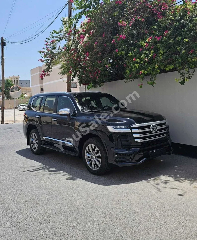 تويوتا  لاند كروزر  هارد توب  2024  اتوماتك  8,000 كم  6 سلندر  اس يو في  أسود  تحت الضمان