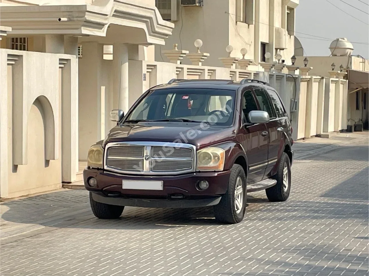 Dodge  Durango  2005  Automatic  200,000 KM  8 Cylinder  SUV  Maroon