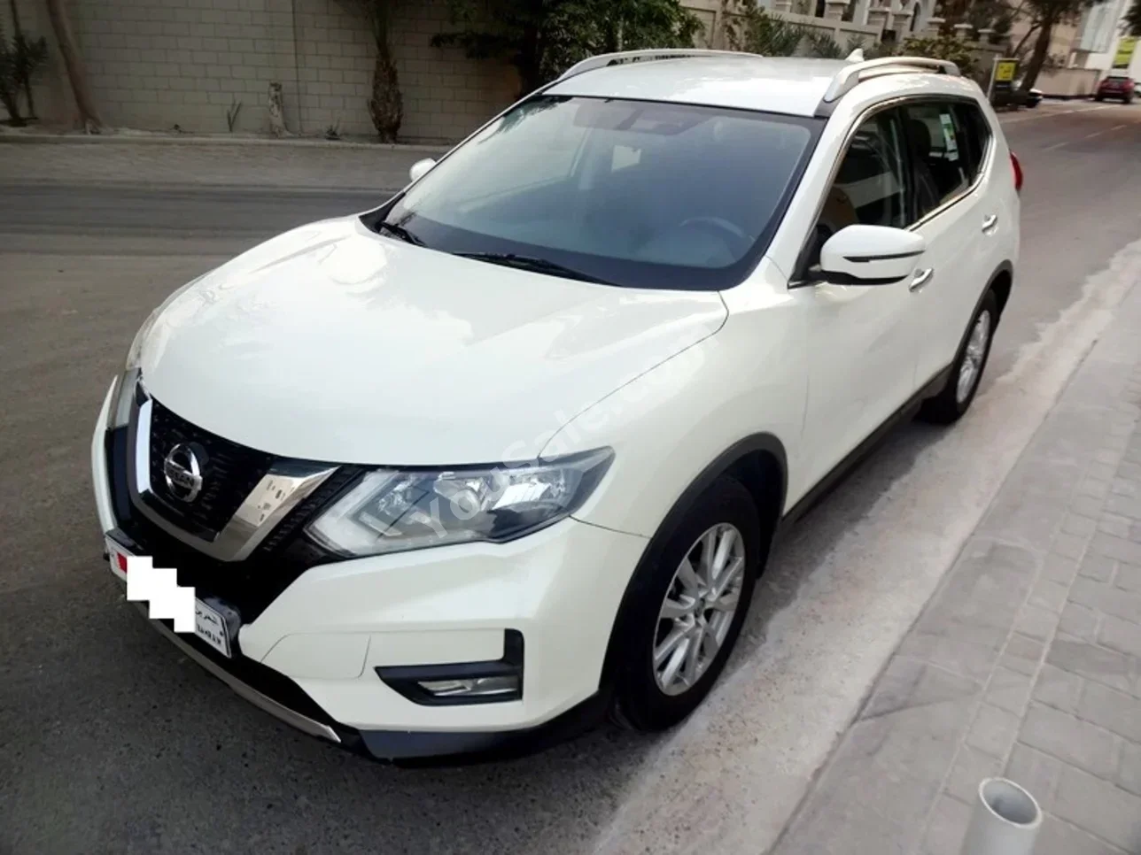 Nissan  X-Trail  2021  Automatic  186,000 KM  4 Cylinder  Sedan  White