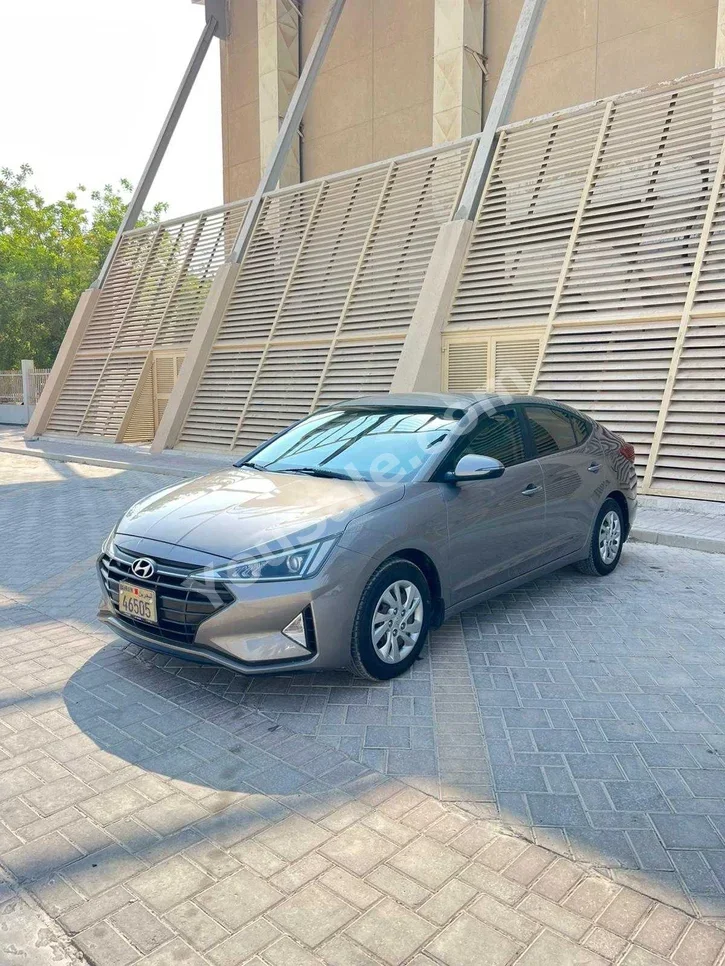 هيونداي  النترا  2019  اتوماتك  207,000 كم  4 سلندر  سيدان  رمادي