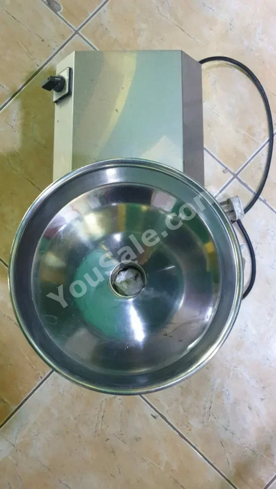 ماكينة زبدة البندق