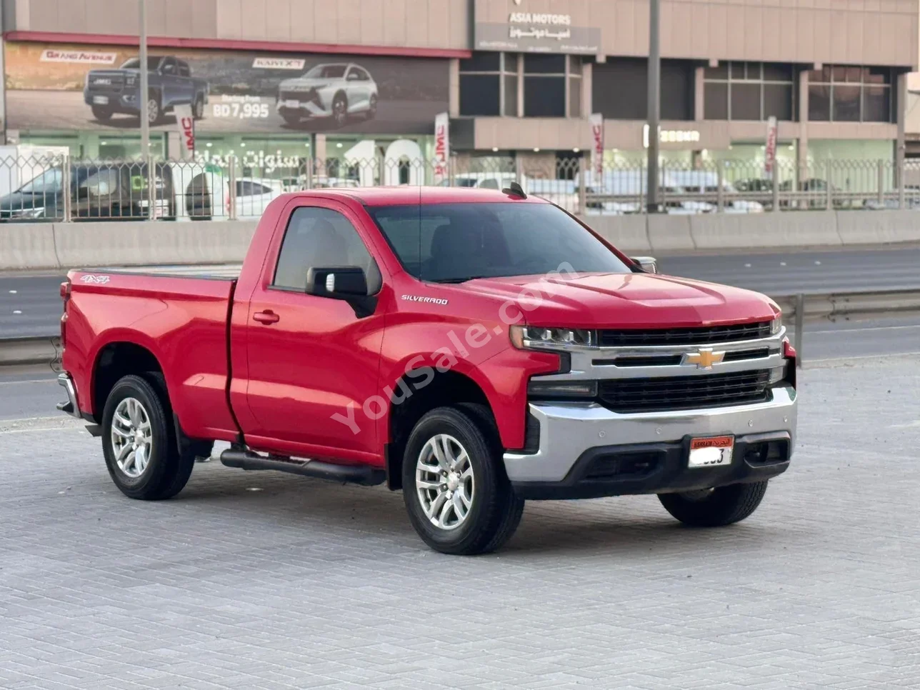 Chevrolet  Silverado  LT  2019  Automatic  135,250 KM  8 Cylinder  Pick Up  Red