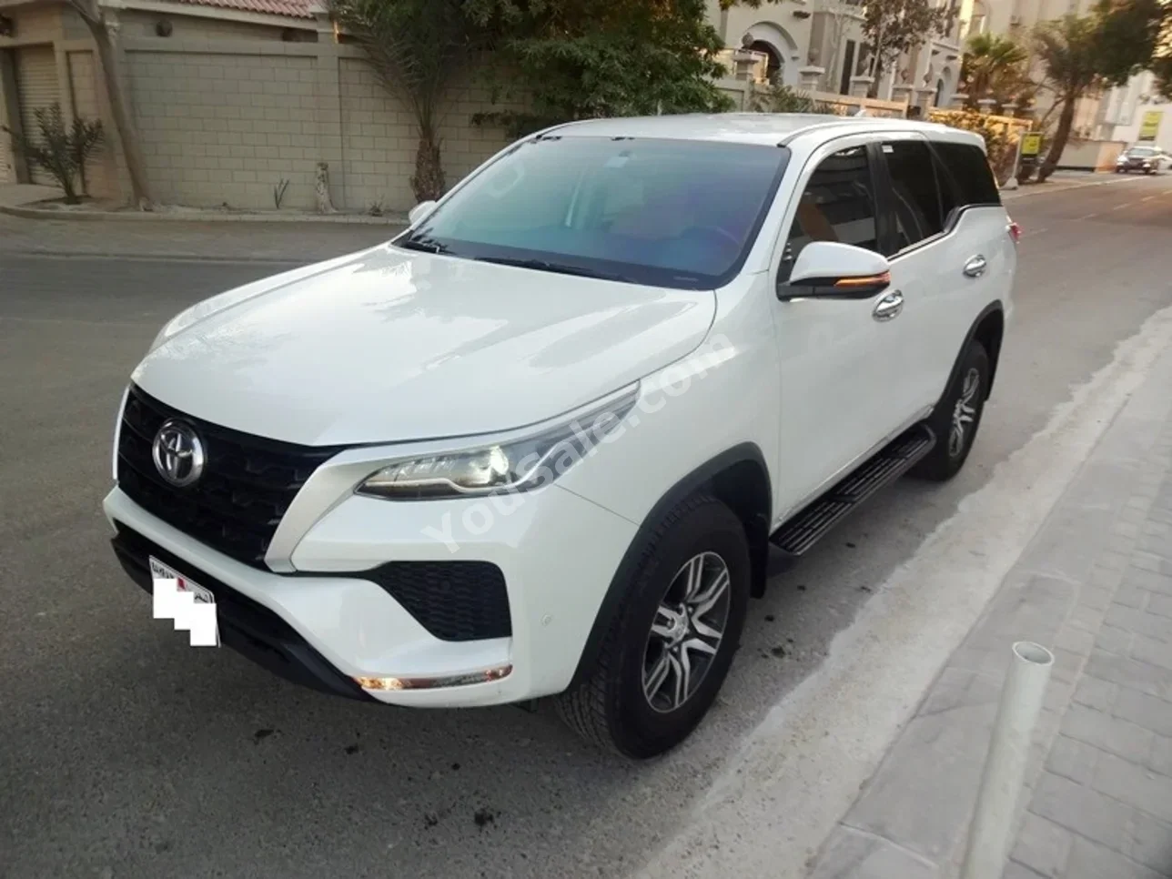 Toyota  Fortuner  2024  Automatic  31,000 KM  4 Cylinder  SUV  White