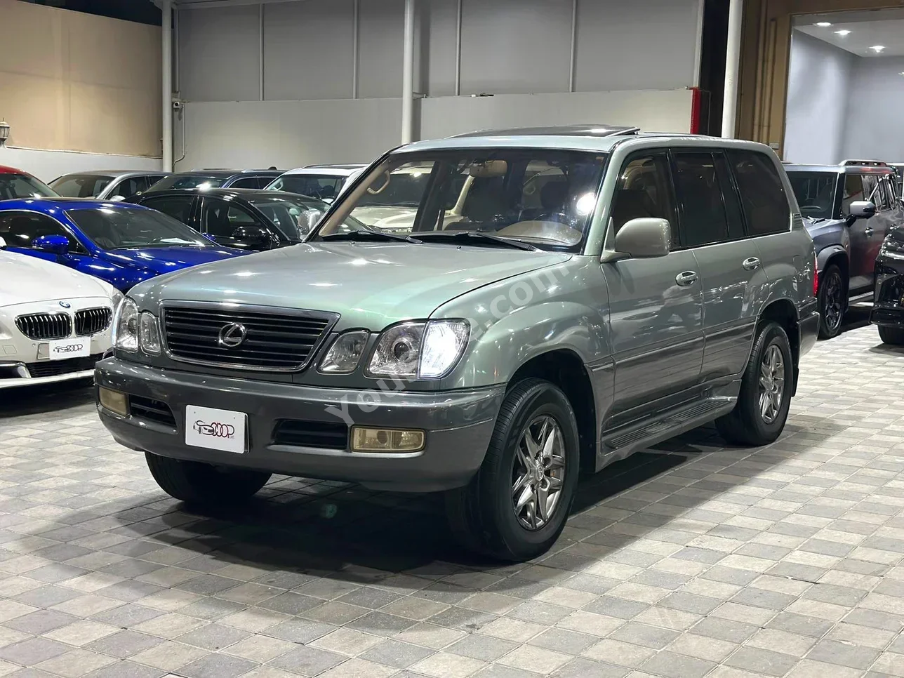 لكزس  ال اكس  470  2001  اتوماتك  200,000 كم  8 سلندر  اس يو في  اخضر فاتح