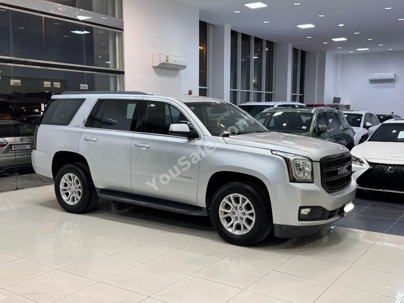 GMC  Yukon  2018  Automatic  114,900 KM  8 Cylinder  SUV  Silver