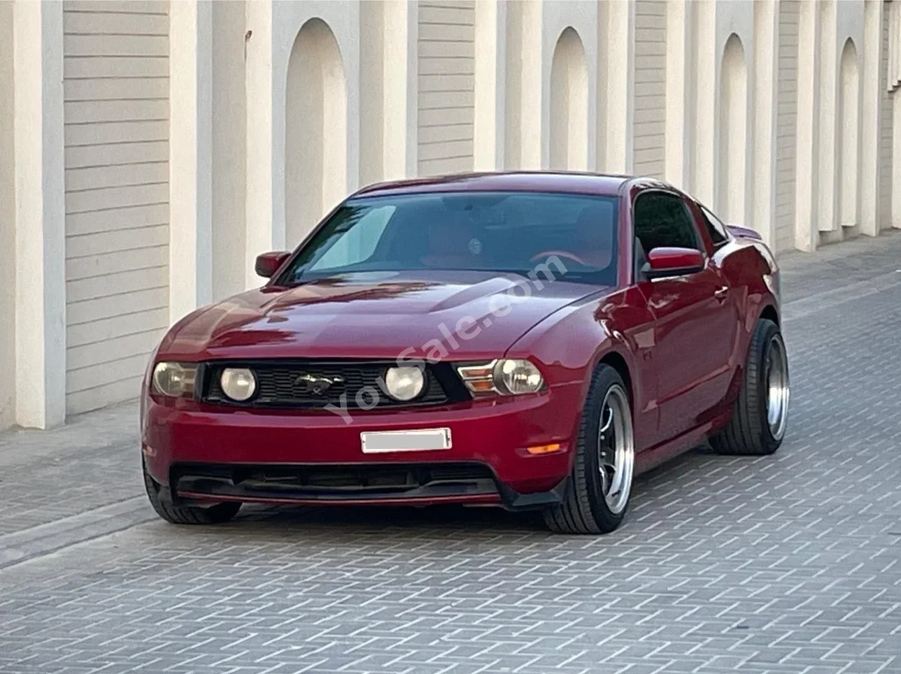 Ford Mustang GT 2010 Automatic 200,000 KM 8 Cylinder Coupe / Sport Red