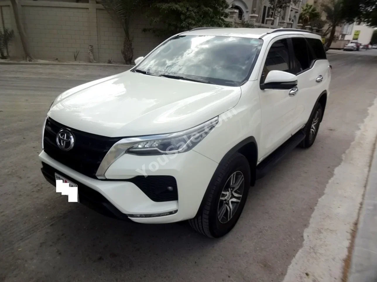 Toyota  Fortuner  2021  Automatic  135,000 KM  4 Cylinder  SUV  White
