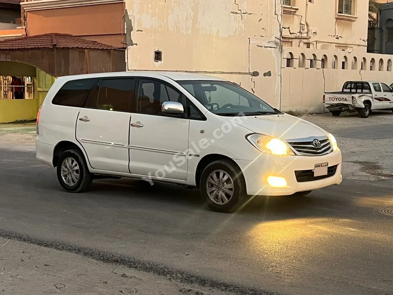 تويوتا  إنوفا  2009  اتوماتك  230 كم  4 سلندر  اس يو في  أبيض  تحت الضمان