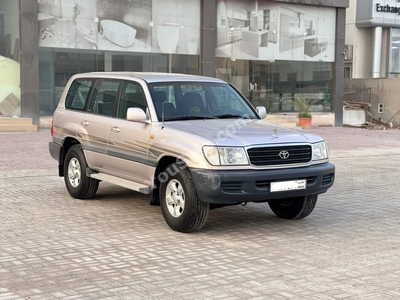 تويوتا  لاند كروزر  جي اكس ار  1999  عادي  332,450 كم  6 سلندر  اس يو في  فضي