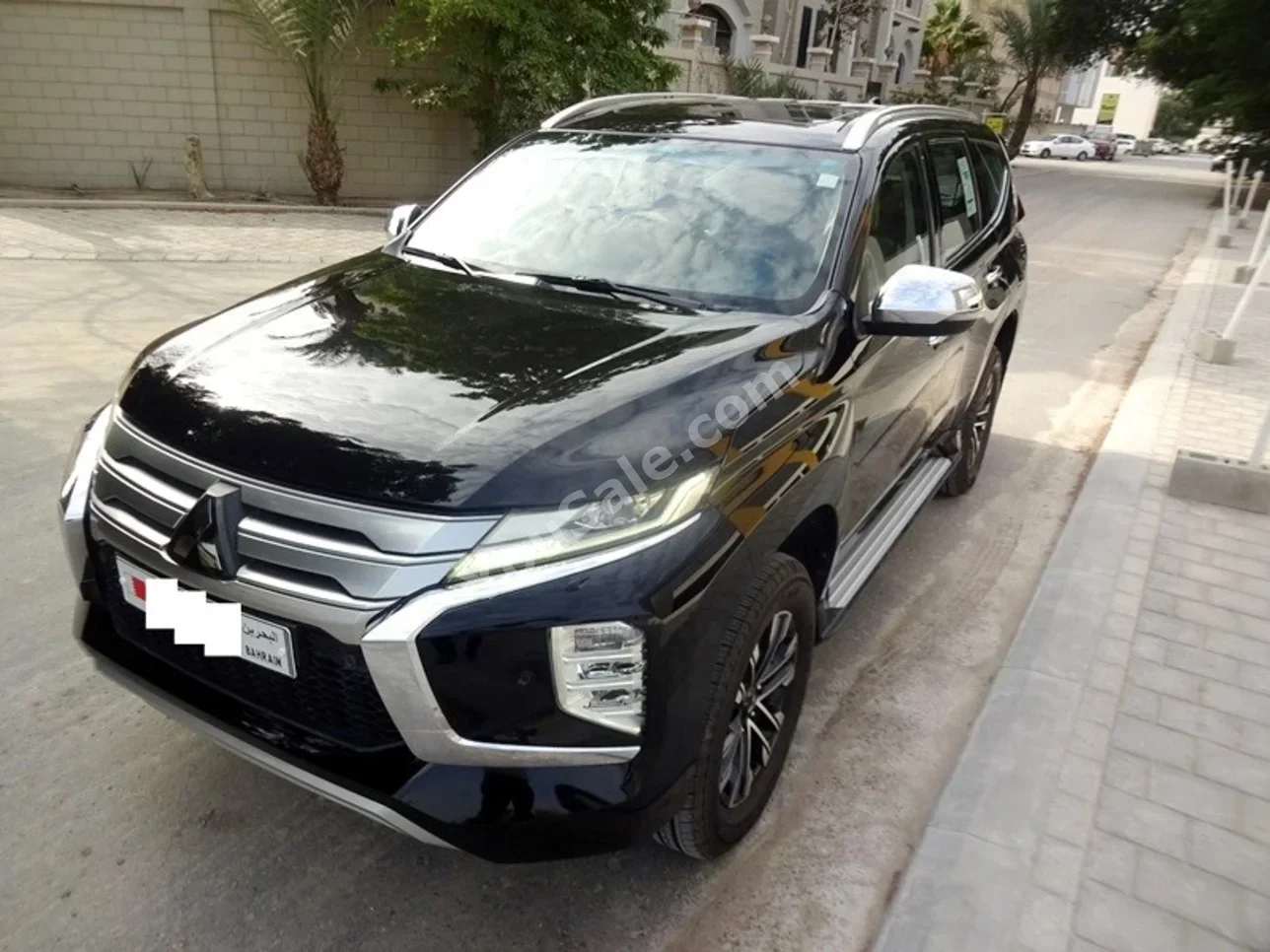 Mitsubishi Van 2022 Automatic 39,000 KM 6 Cylinder SUV Black