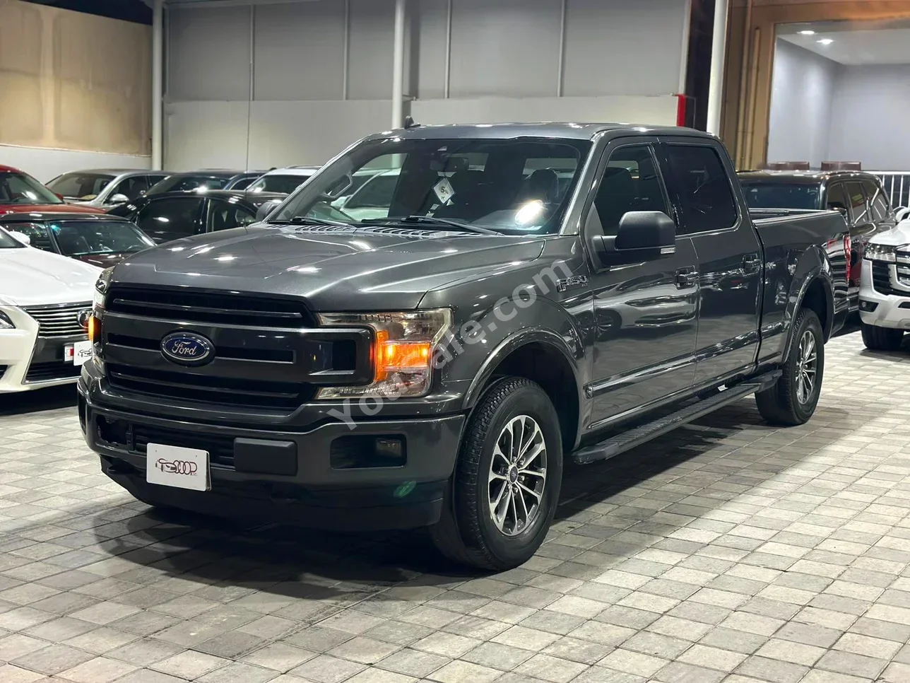 Ford  F  150  2019  Automatic  200,000 KM  8 Cylinder  Pick Up  Gray