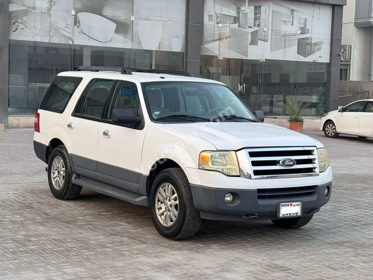 فورد  اكسبيديشن  2013  اتوماتك  160,950 كم  8 سلندر  اس يو في  أبيض