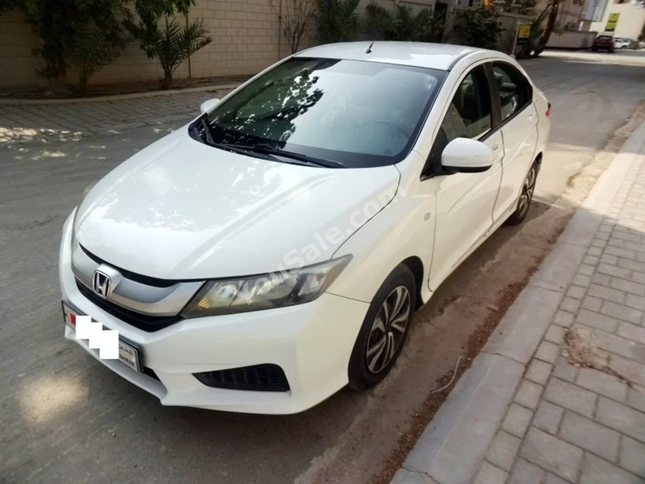 Honda  City  2014  Automatic  110,000 KM  4 Cylinder  Sedan  White