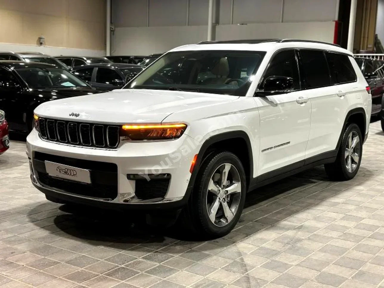 Jeep  Grand Cherokee  Limited  2022  Automatic  50,000 KM  6 Cylinder  SUV  White  With Warranty