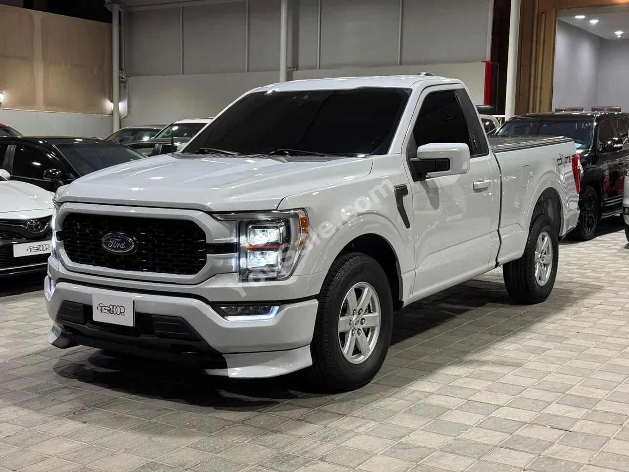 Ford  Pickup  2022  Automatic  159,000 KM  8 Cylinder  SUV  Gray
