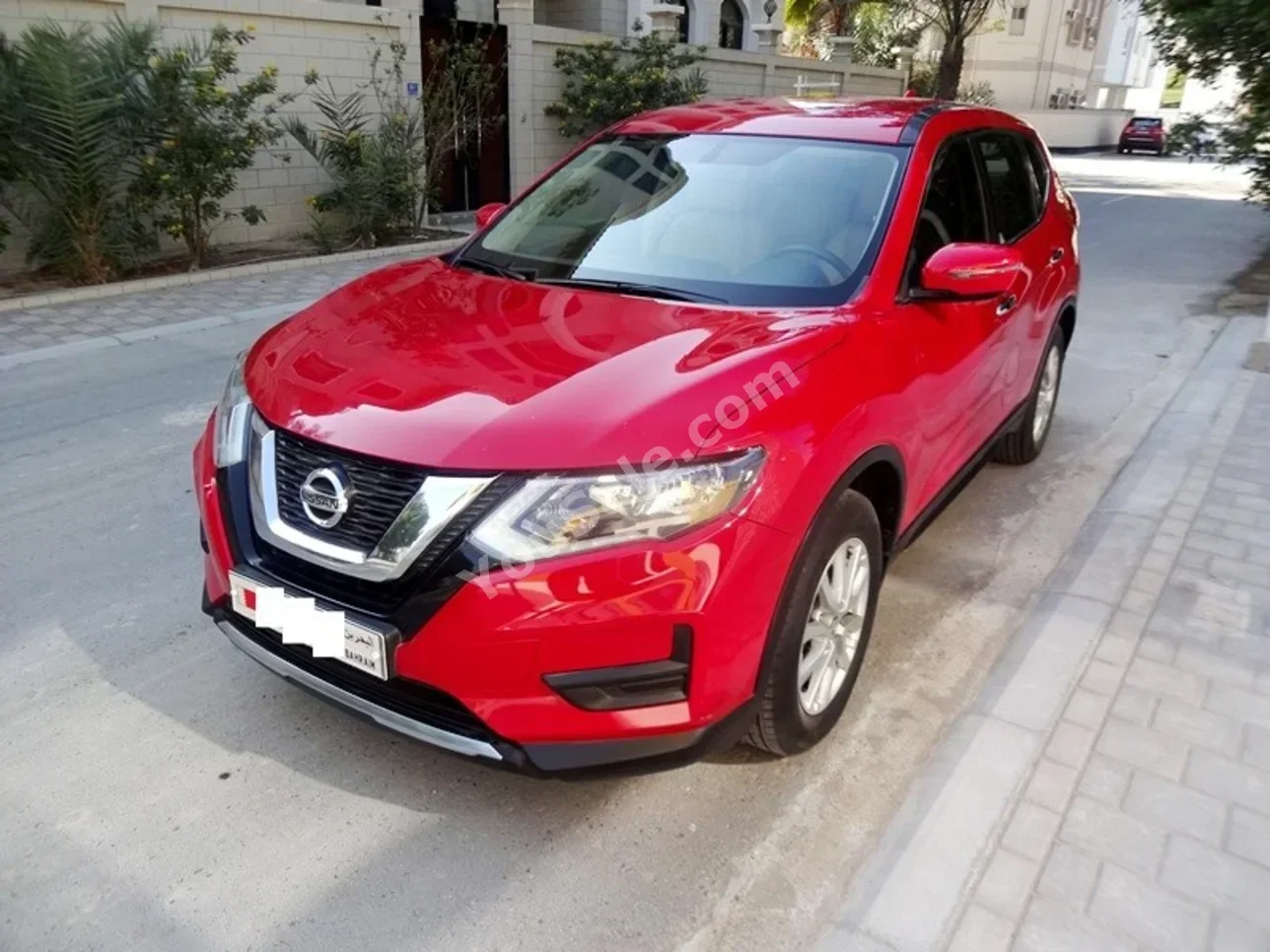 Nissan  X-Trail  2021  Automatic  87,000 KM  4 Cylinder  SUV  Red