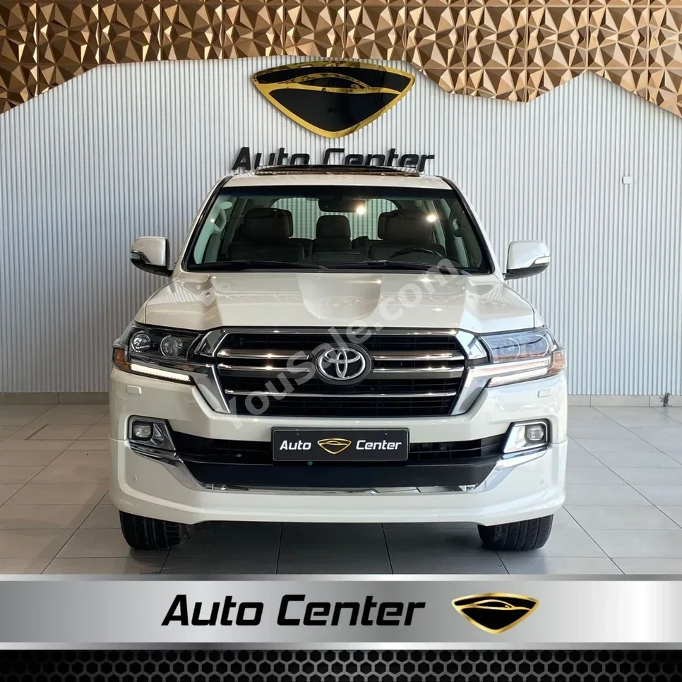 Toyota  Land Cruiser  GXR  2020  Automatic  53,000 KM  8 Cylinder  SUV  White