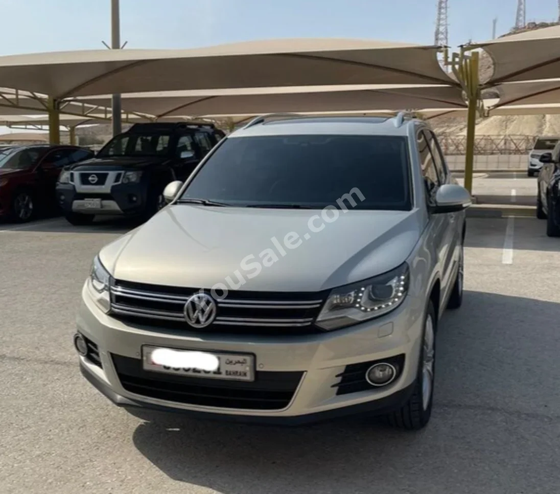 Volkswagen TIGUAN 2.0 TSI 2014 Automatic 85,000 KM 4 Cylinder SUV Gold