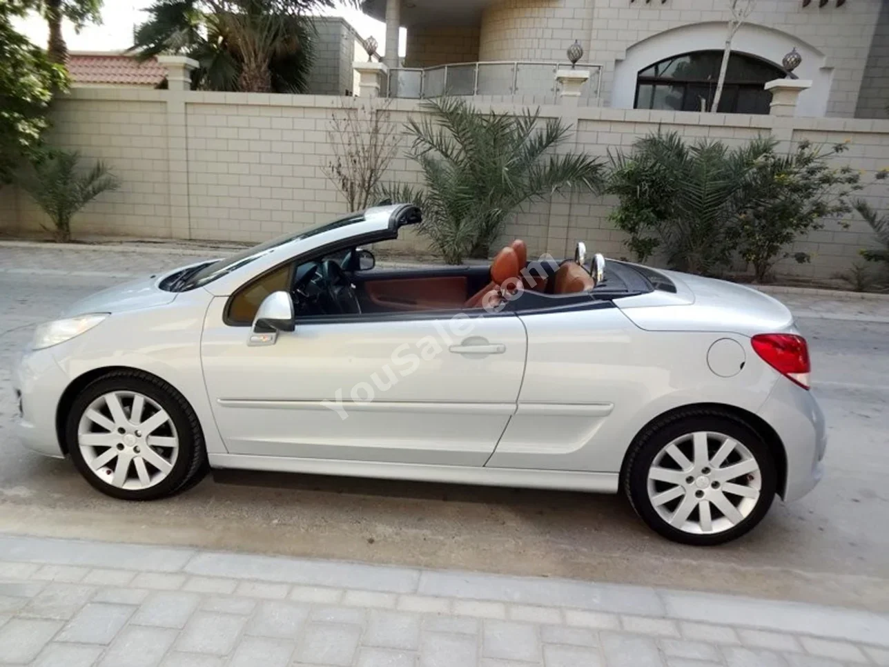 Peugeot  207  cc  2013  Automatic  113,000 KM  4 Cylinder  Coupe / Sport  Silver
