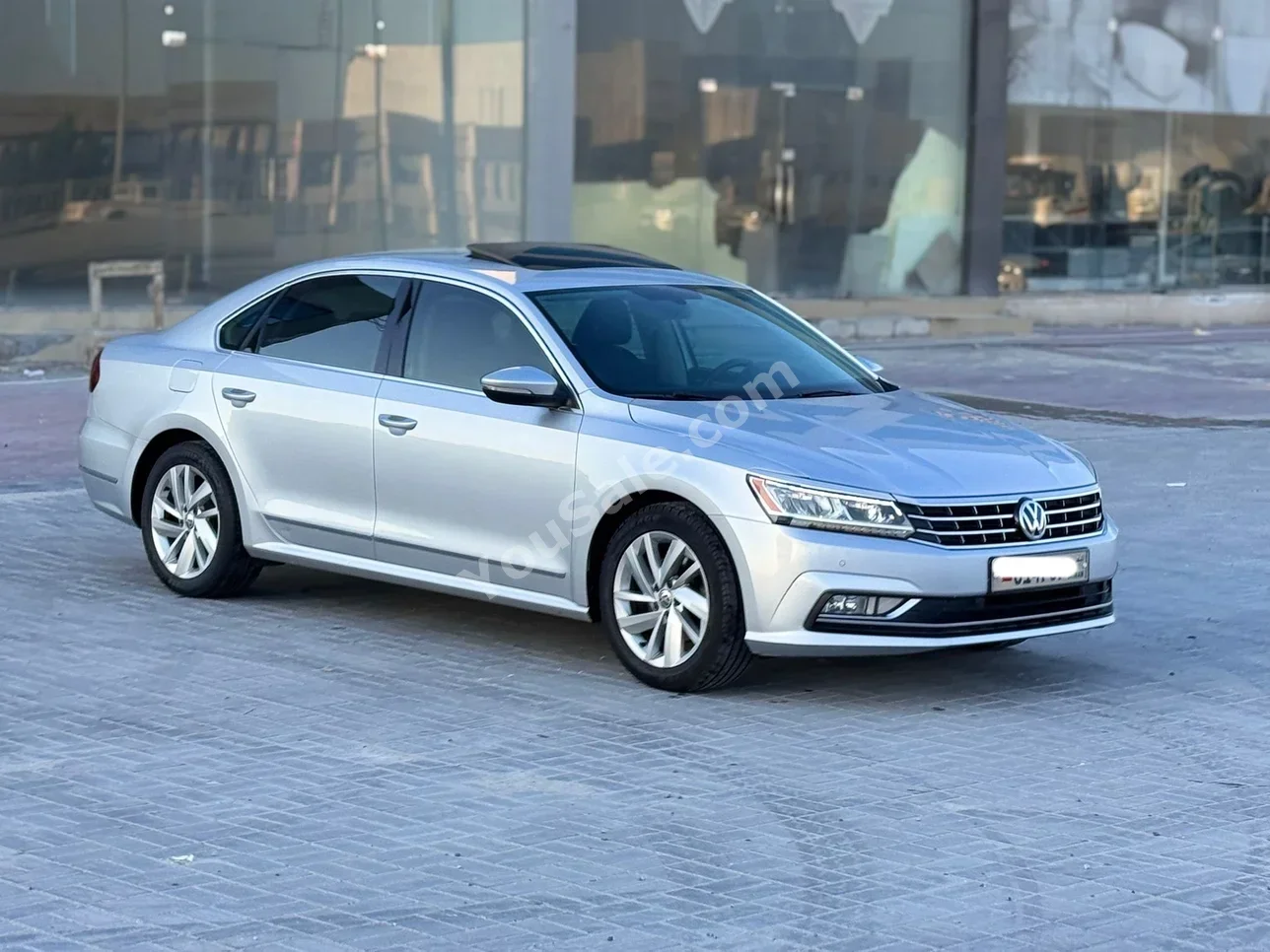 Volkswagen  Passat  2018  Automatic  99,450 KM  5 Cylinder  Sedan  Silver