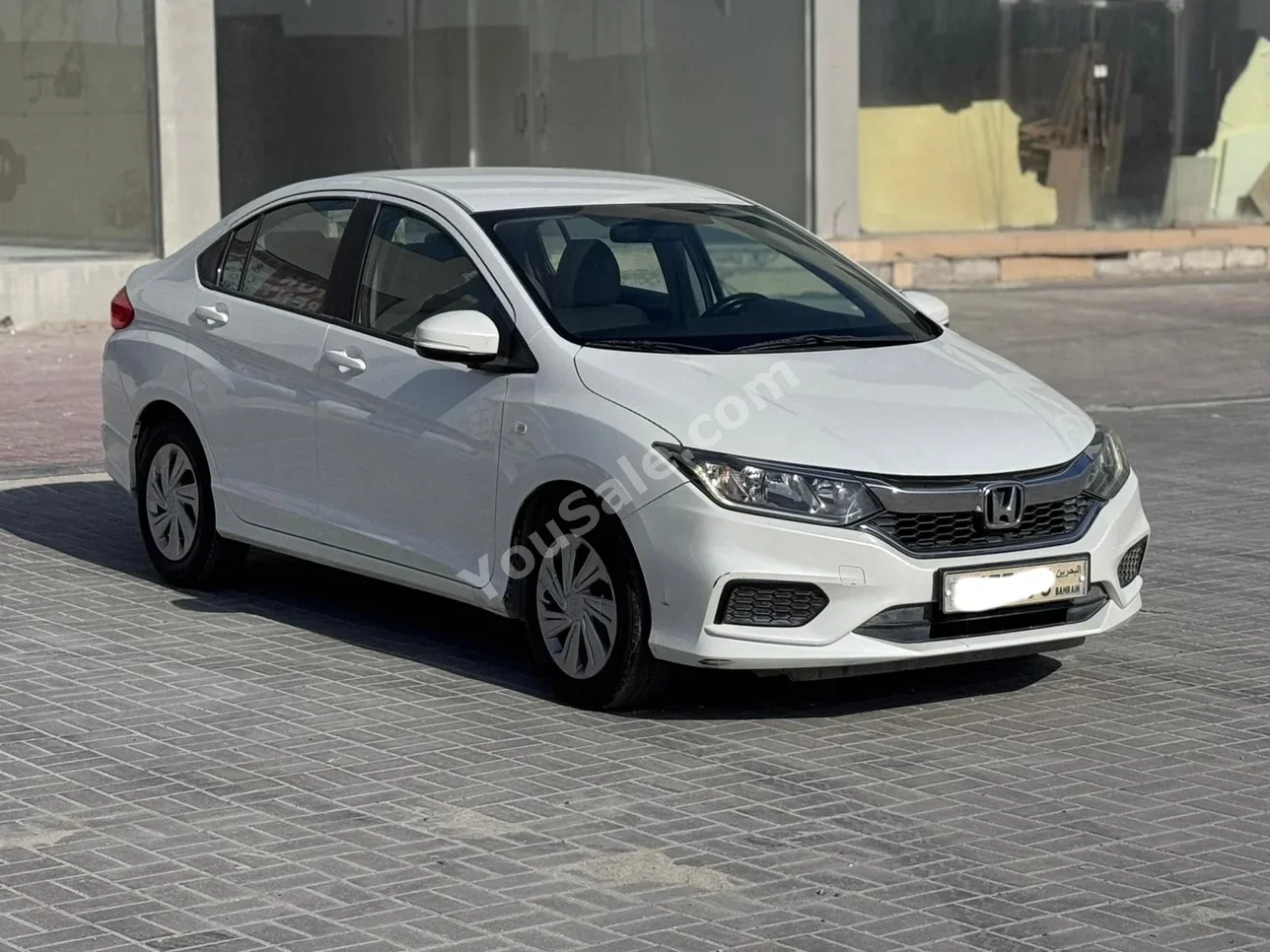 Honda  City  2019  Automatic  95,800 KM  4 Cylinder  Sedan  White