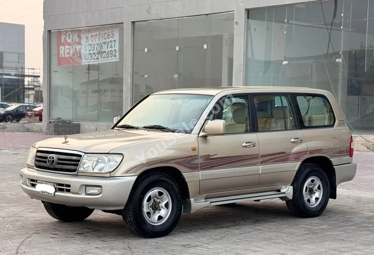 تويوتا لاند كروزر جي اكس ار 2004 اتوماتك 317,300 كم 6 سلندر اس يو في ذهبي