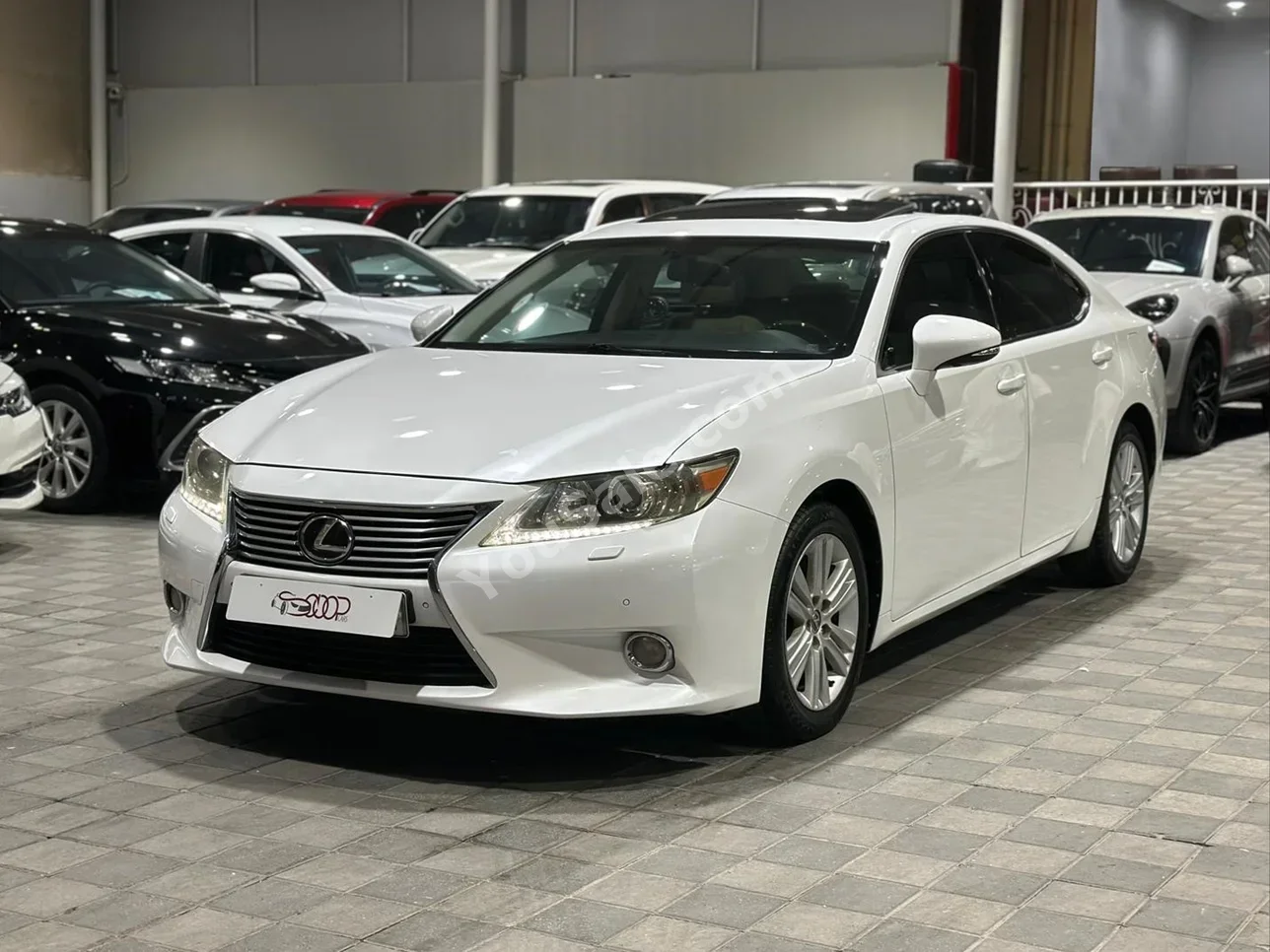 لكزس  اي اس  350  2013  اتوماتك  214,000 كم  6 سلندر  سيدان  أبيض