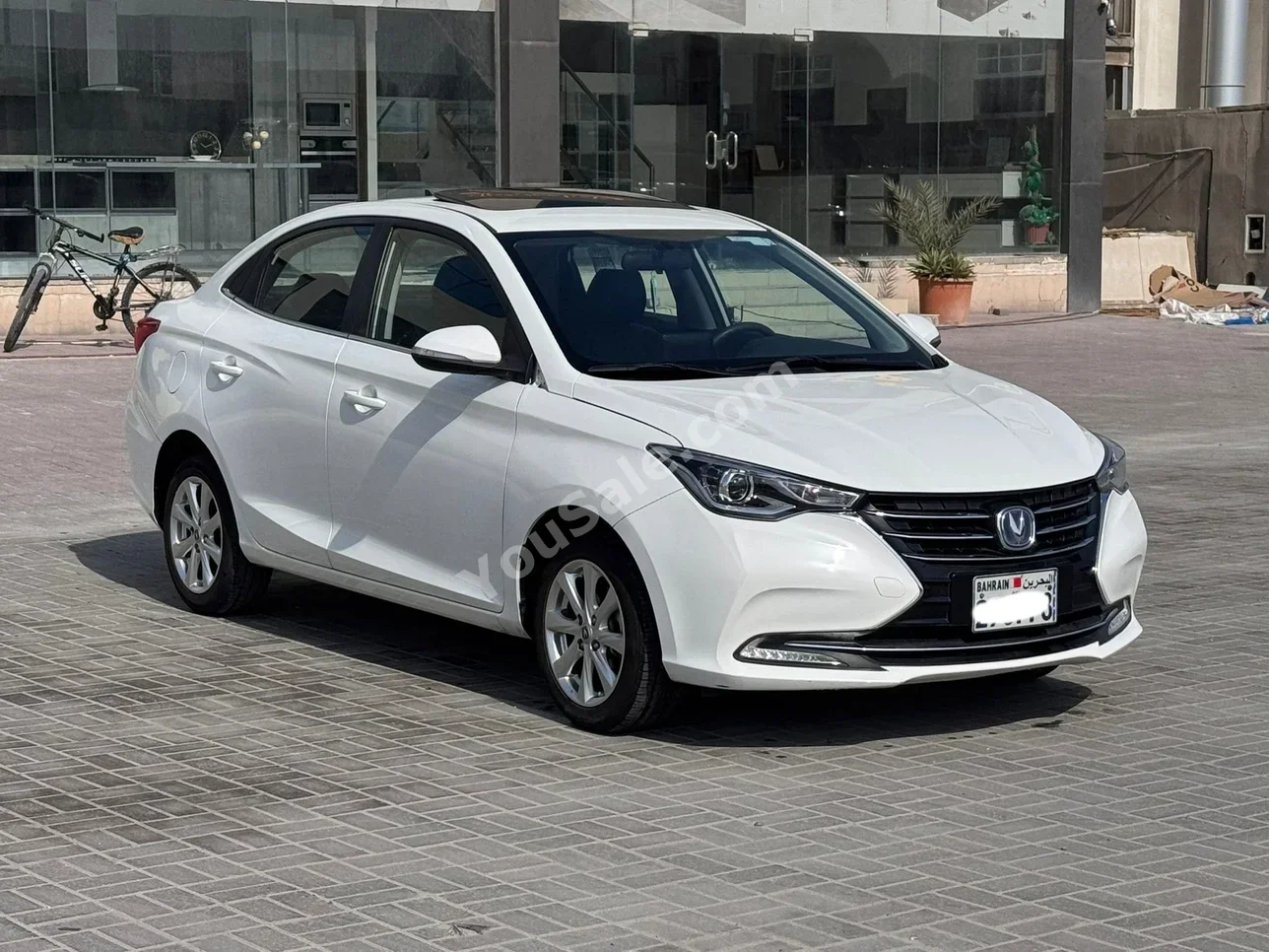 شانجان  السفين  كامل المواصفات  2024  اتوماتك  14,950 كم  4 سلندر  سيدان  أبيض