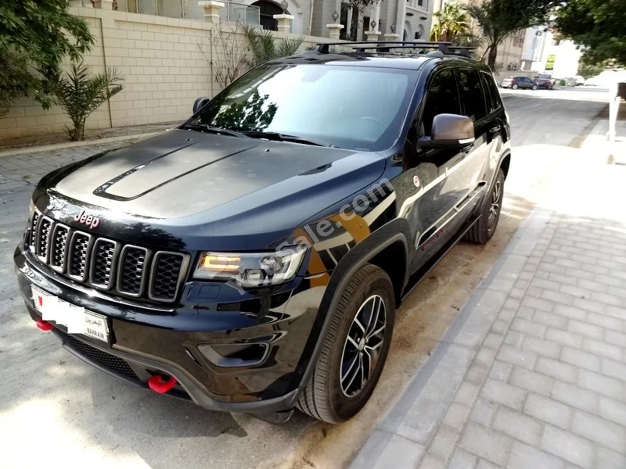 جييب جراند شيروكي 2018 اتوماتك 104,000 كم 6 سلندر اس يو في أسود