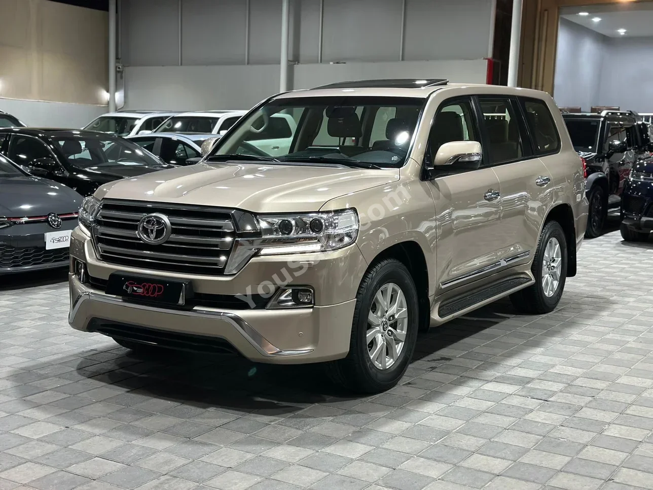 Toyota Land Cruiser GXR 2018 Automatic 137,000 KM 8 Cylinder SUV Bronze
