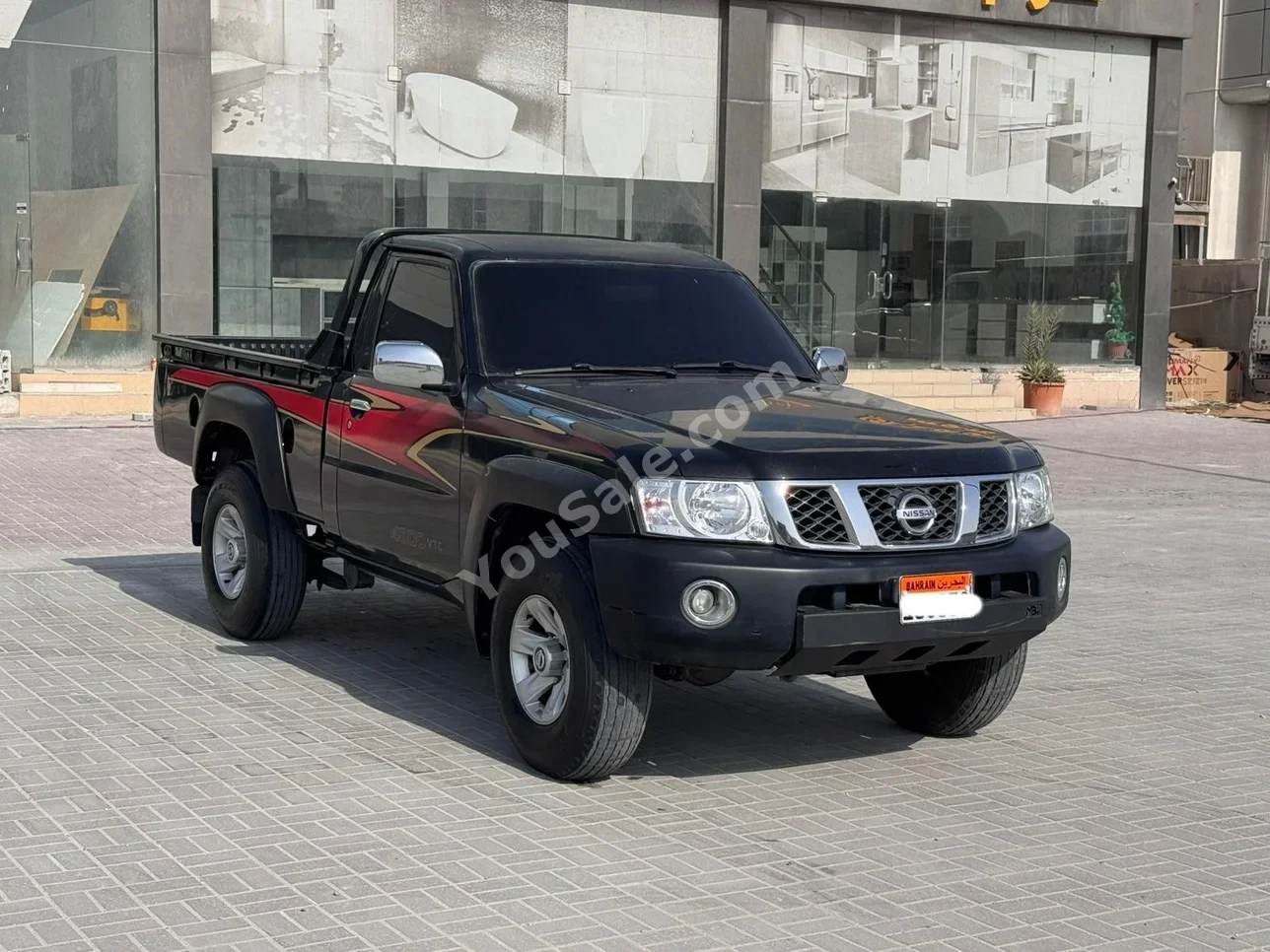 Nissan  Pickup  2014  Manual  125,750 KM  6 Cylinder  Pick Up  Black