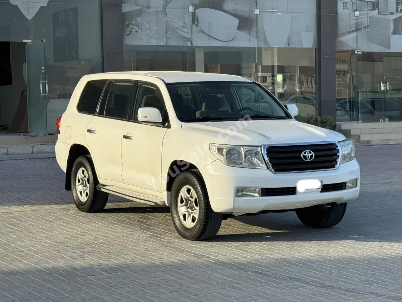 Toyota  Land Cruiser  G  2009  Automatic  289,700 KM  6 Cylinder  SUV  White