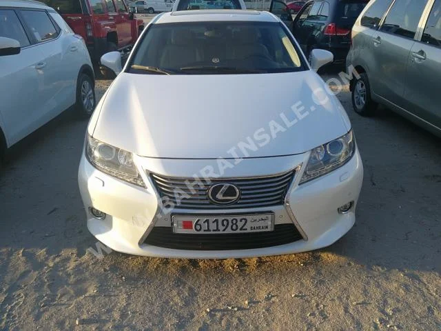 Lexus  ES  300  2014  Sedan  Automatic  6  87,000  FWD  White  Gasoline