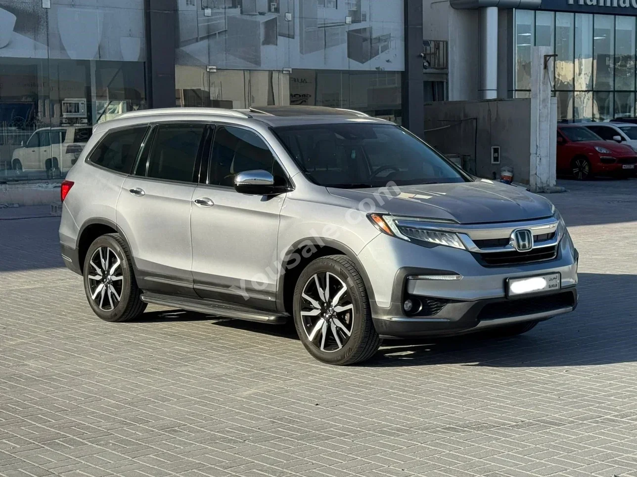 Honda  Pilot  2020  Automatic  45,000 KM  6 Cylinder  SUV  Silver
