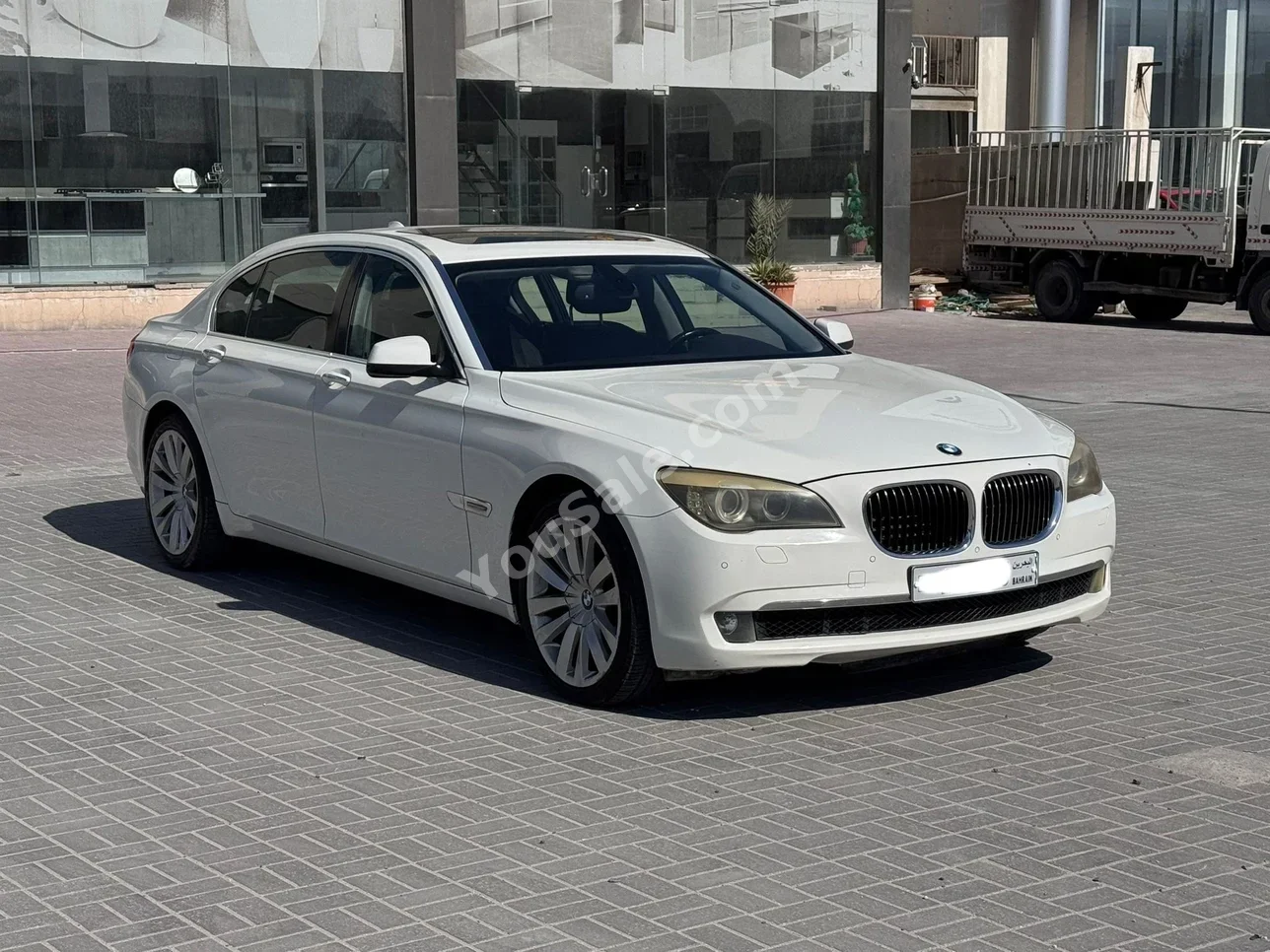 BMW  7-Series  740 Li  2011  Automatic  102,300 KM  6 Cylinder  Sedan  White
