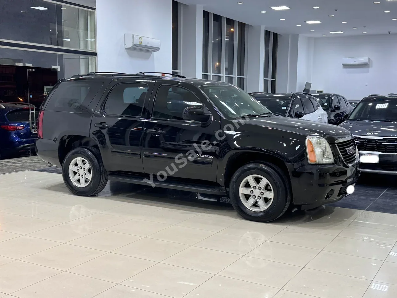 GMC  Yukon  2013  Automatic  260,600 KM  8 Cylinder  SUV  Black