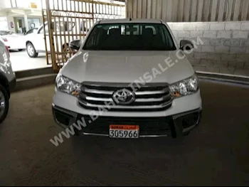 Toyota  Hilux  2016  Pick Up  Manual  4  46,000  RWD  White  Gasoline