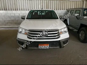 Toyota  Hilux  2016  Pick Up  Manual  4  3,900  RWD  White  Gasoline